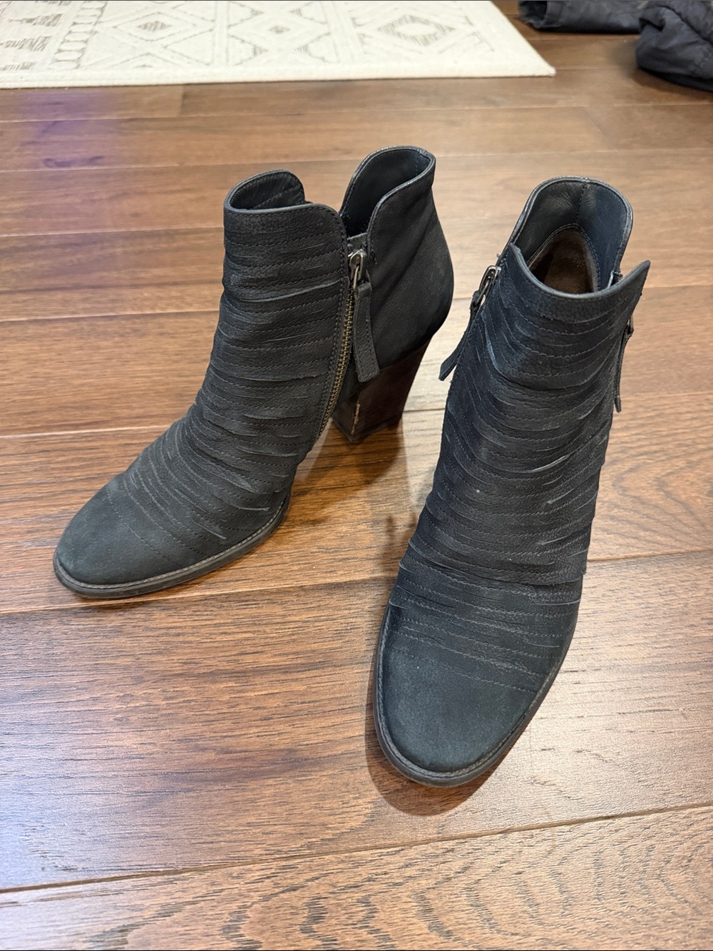 Paul Green Malibu Sliced Zip Bootie Size 5 - C69